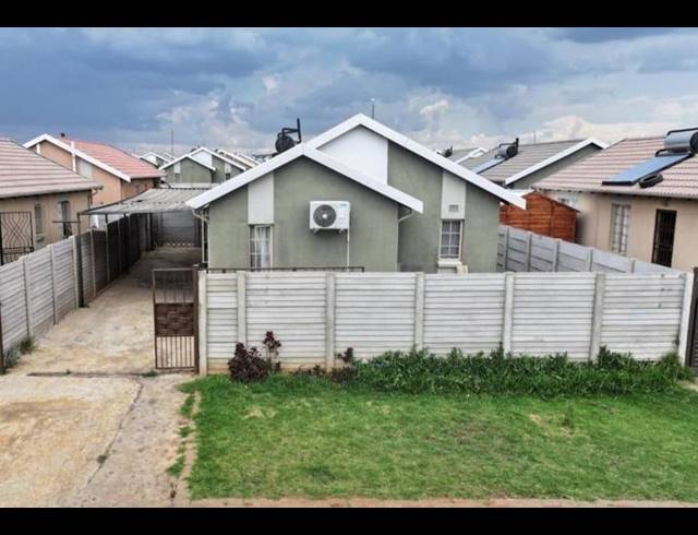 3 BEDROOM HOUSE FOR SALE IN SKY CITY